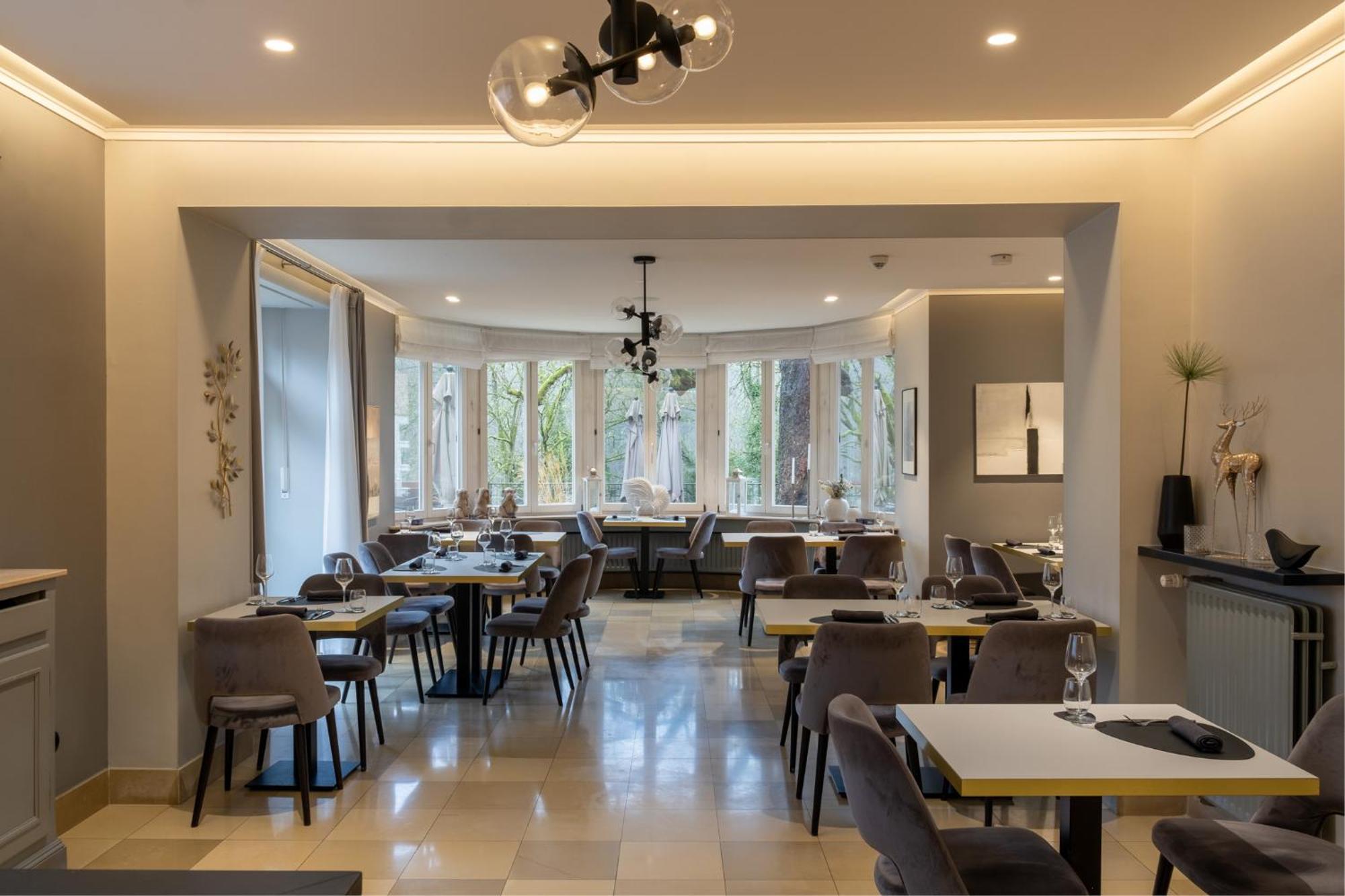 Hotel-Restaurant Beim Schlass ウイルツ エクステリア 写真