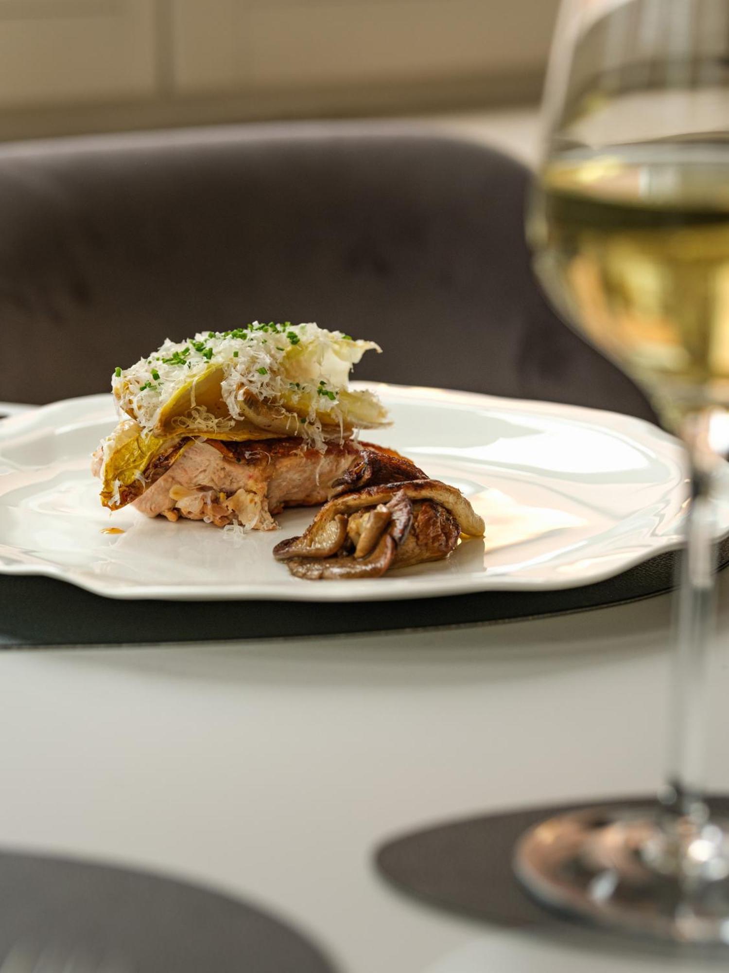 Hotel-Restaurant Beim Schlass ウイルツ エクステリア 写真