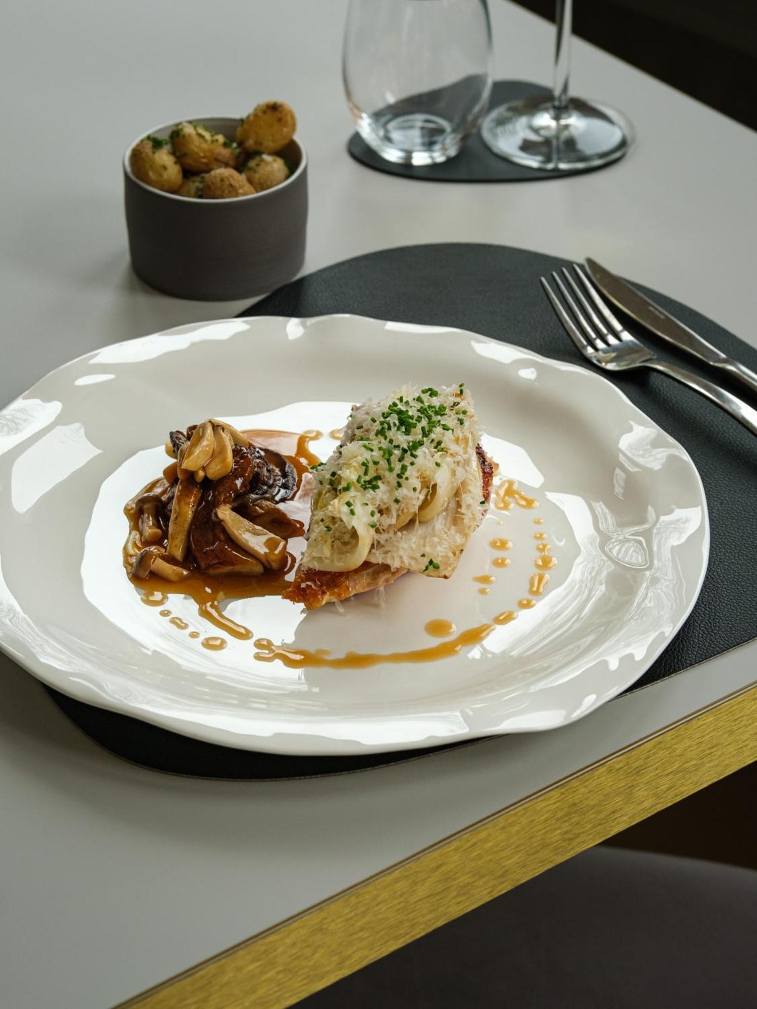 Hotel-Restaurant Beim Schlass ウイルツ エクステリア 写真