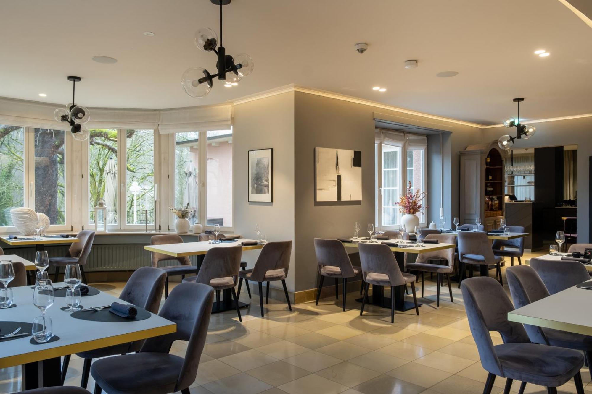 Hotel-Restaurant Beim Schlass ウイルツ エクステリア 写真
