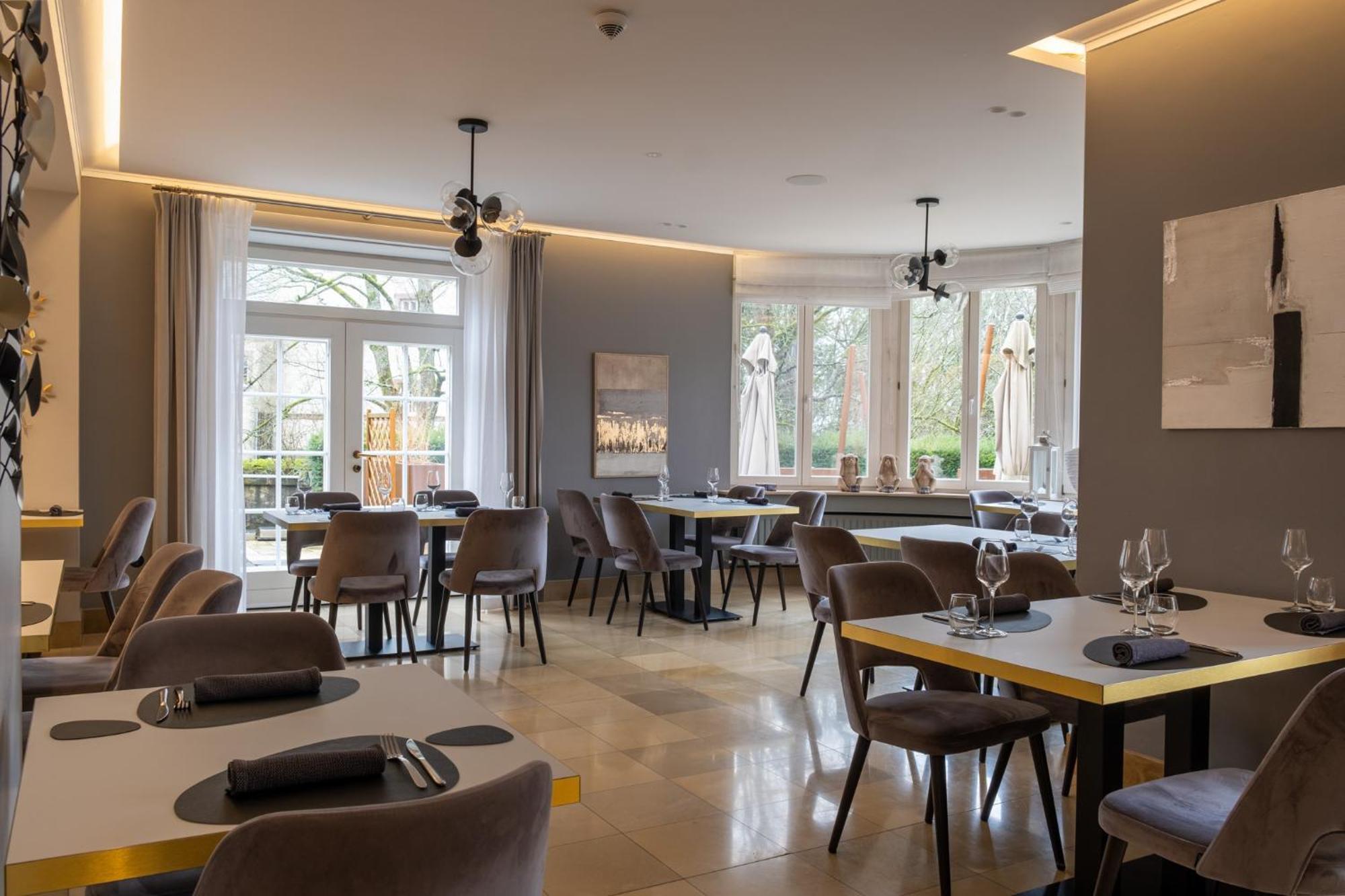 Hotel-Restaurant Beim Schlass ウイルツ エクステリア 写真