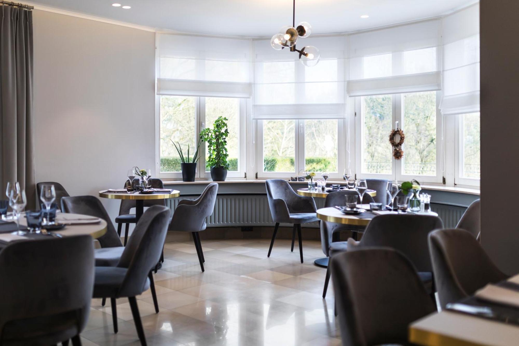 Hotel-Restaurant Beim Schlass ウイルツ エクステリア 写真